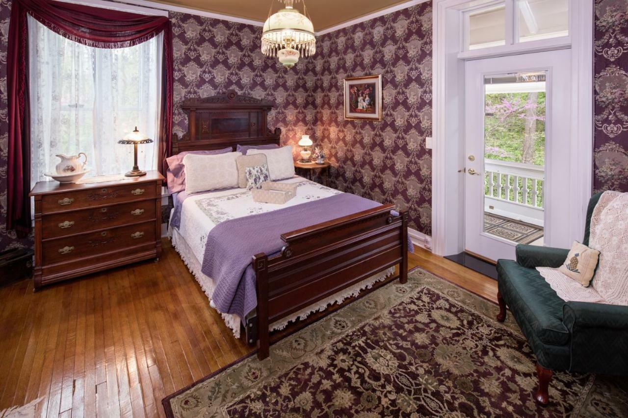 갈레나 The Steamboat House B&B 외부 사진