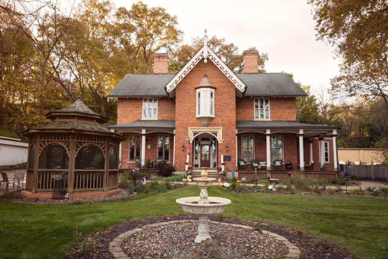 갈레나 The Steamboat House B&B 외부 사진